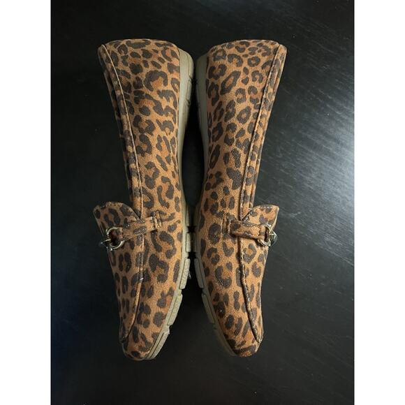 Cliffs By White Mountain Women’s Loafers Size 7 Leopard Print Slip-on Flats - Picture 4 of 7